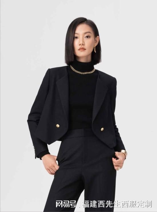 k1体育app福州MrC西服定制——女装｜一点不同解锁职场穿搭的万千可能！(图5)