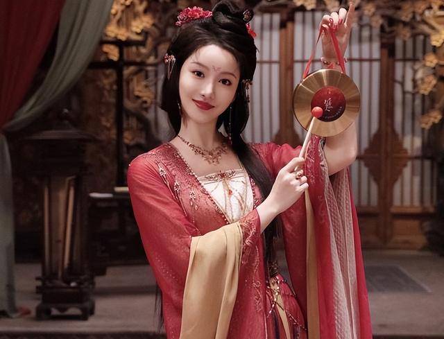 k1体育《水龙吟》4位美女造型合集林允神女装好仙包上恩美出k1体育平台新高度(图16)