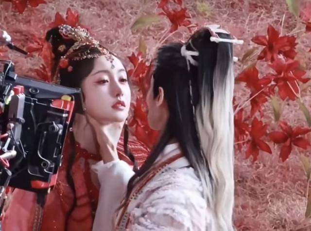 k1体育《水龙吟》4位美女造型合集林允神女装好仙包上恩美出k1体育平台新高度(图19)