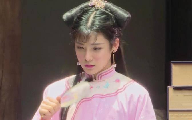 k1体育平台男扮女装的极致演绎：这4位男星k1体育app的女装美得让人窒息(图4)